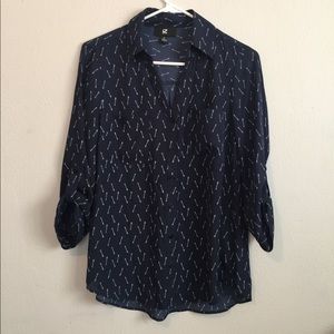 •Like New• Navy Button Down Top